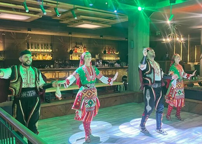 Bansko Traditional Bulgarian Dinner Show and Party Experience
